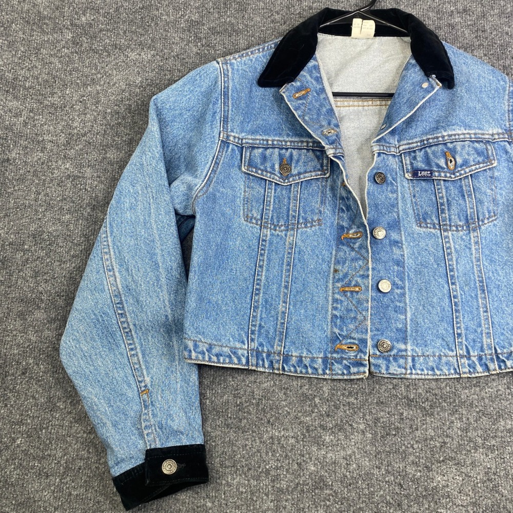 Vintage Lee Cropped Denim Jacket Womens Medium Light Wash Velvet Collar USA Made - Picture 2 of 14